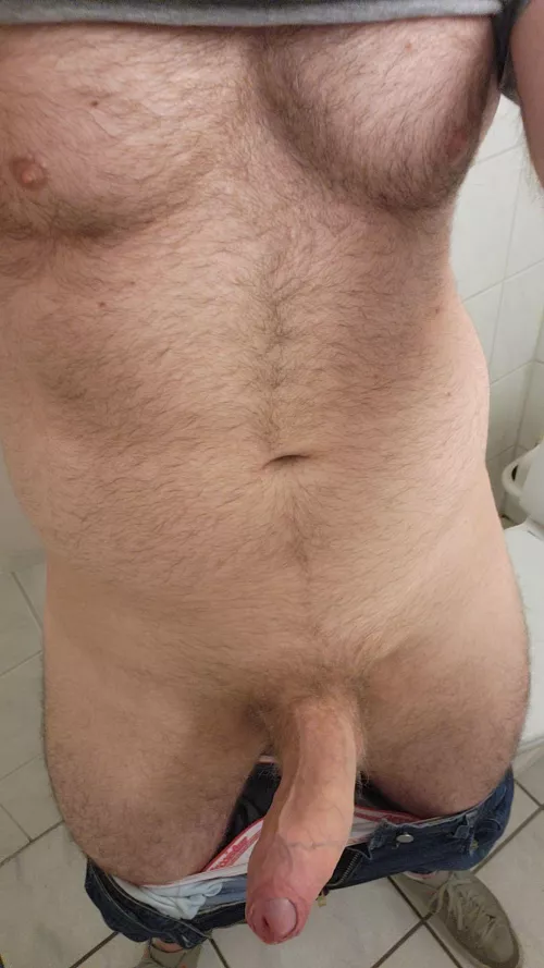 [45] Lockerroom horny