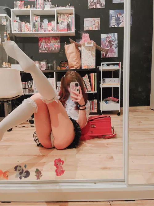 A babe who knows how to be naughty and nice