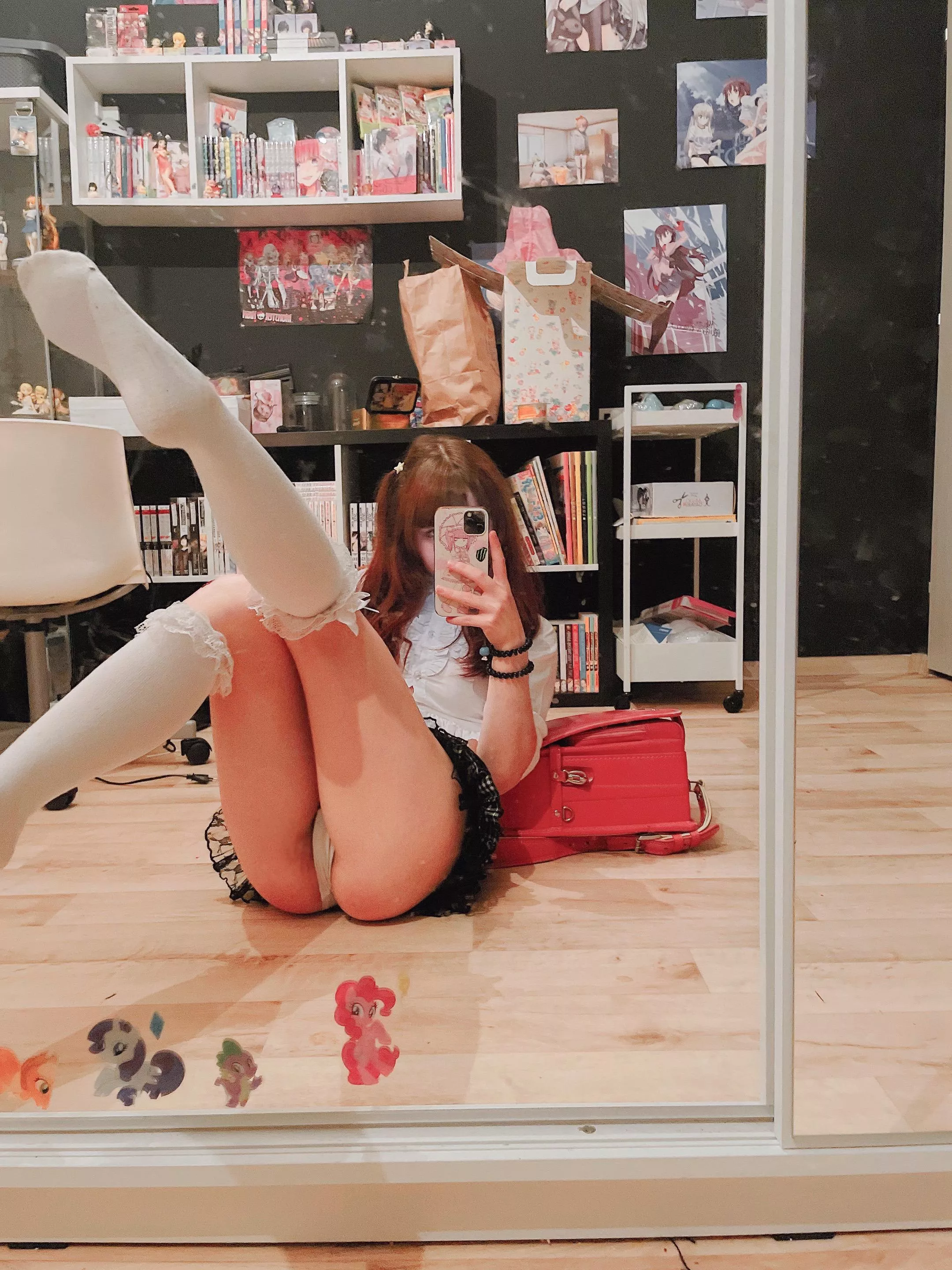 A babe who knows how to be naughty and nice