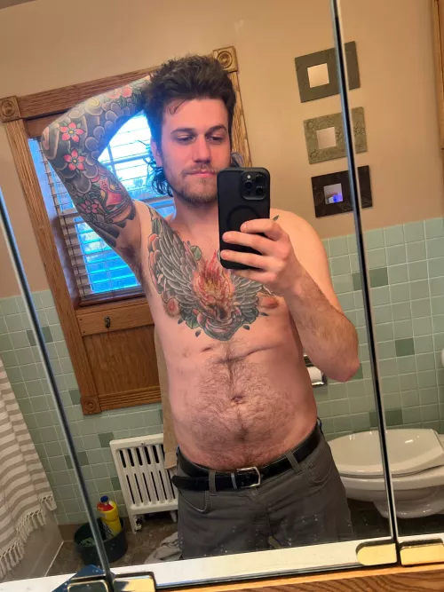 A little SFW pic :) DMs always welcome