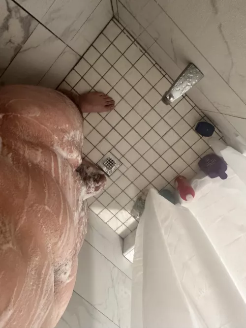 All this room and no one to help 😇