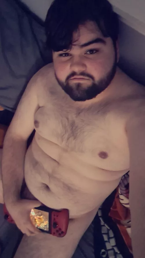 Anyone want a gaymer bear??😘🍆