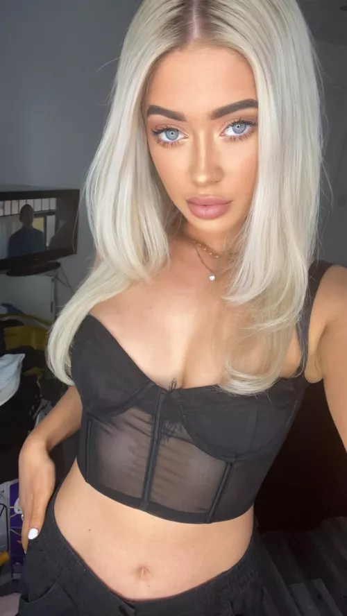 Are you distracted by my midriff?