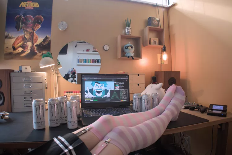 Average Jschlatt viewer :3