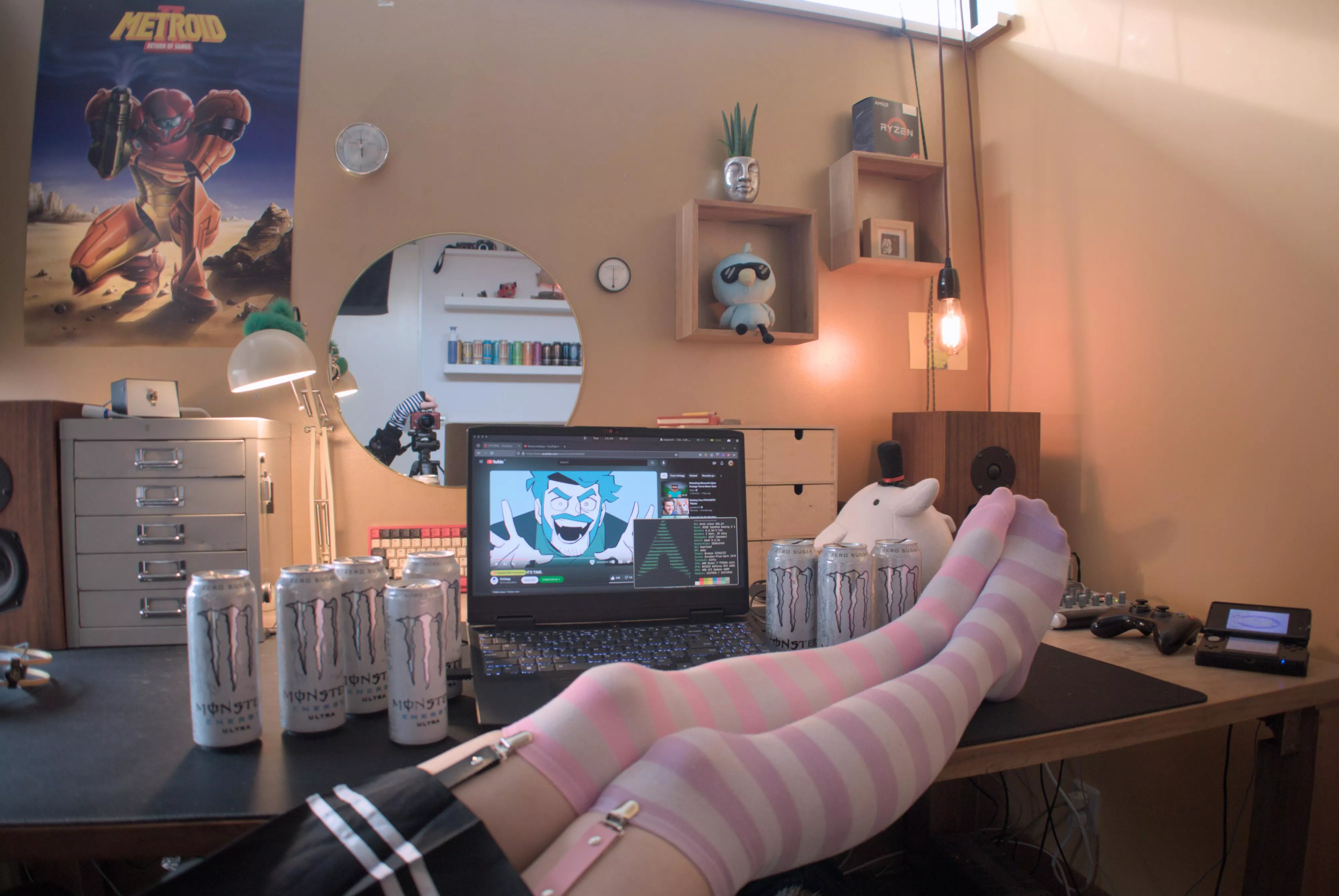 Average Jschlatt viewer :3