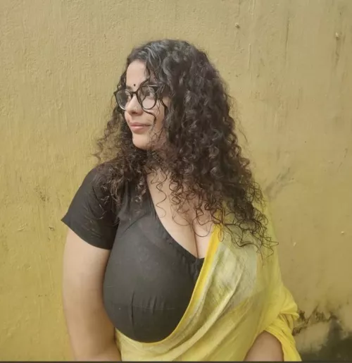 Busty Indian gal