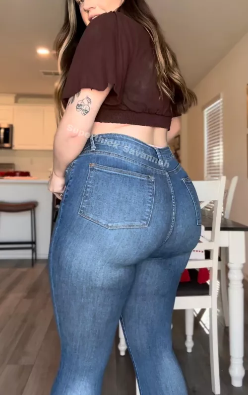 Check out fun Reels of this MILF @Savannahscollection Link below