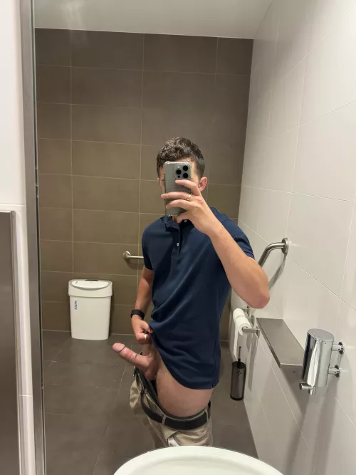 Come meet me on my break?