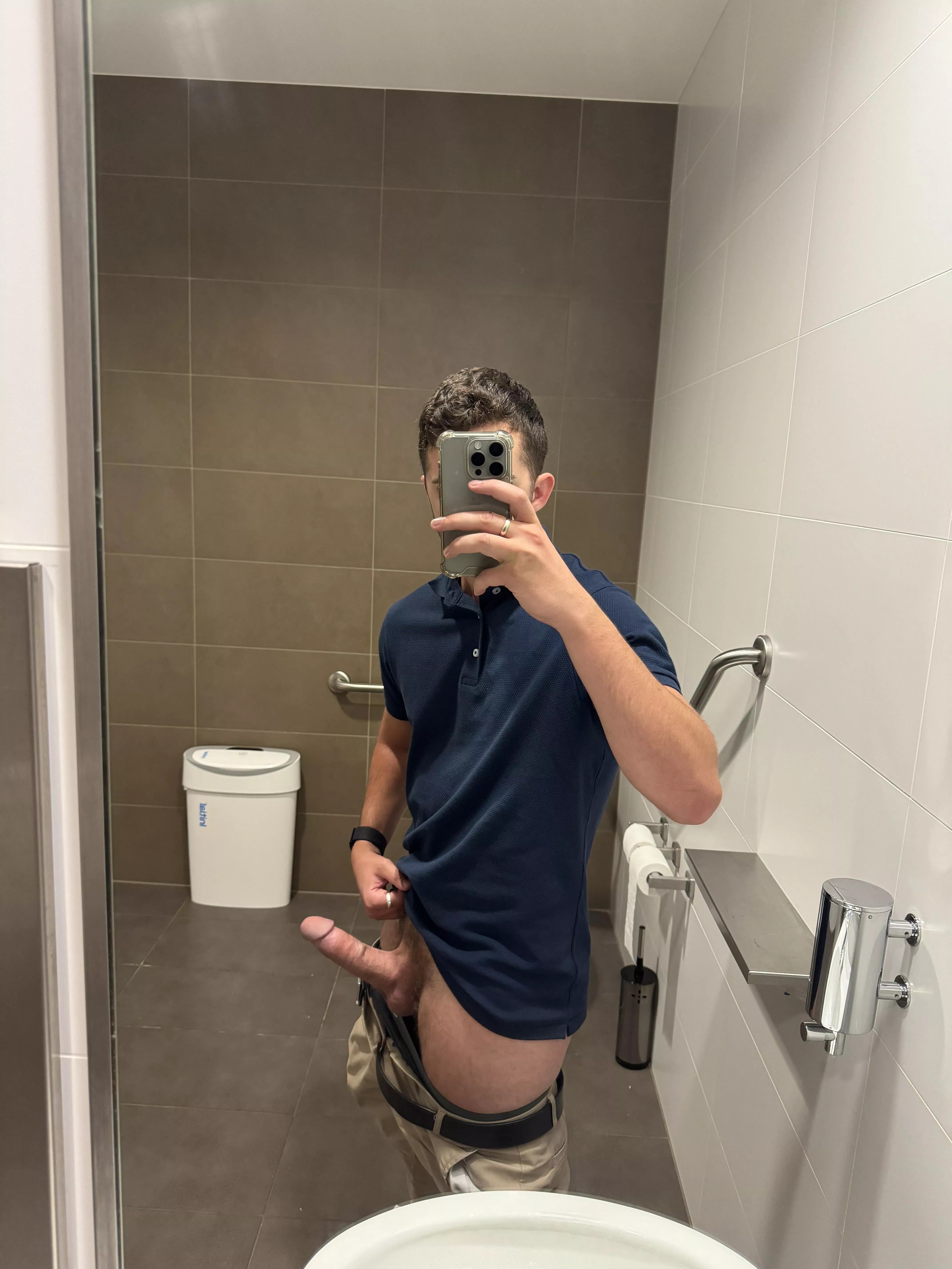 Come meet me on my break?