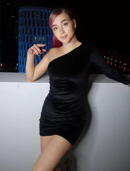 Do I look cute in this dress? 😊