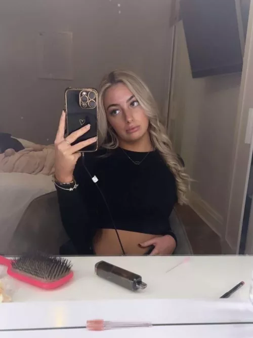 Do you think my top looks sexy on me?