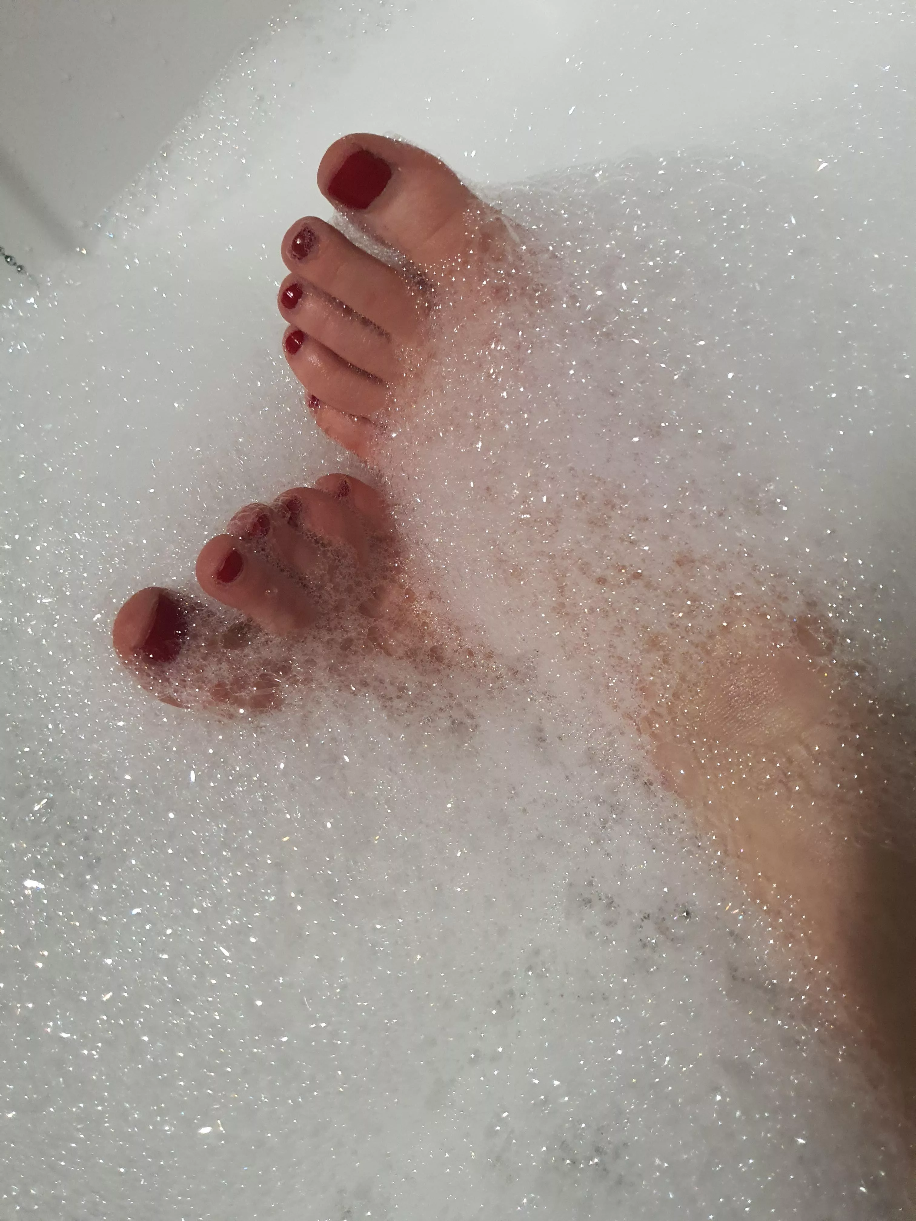 F29 soaking feet xxx oc