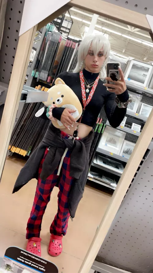 First time going out in public dressed up I was so nervous but i think i looked cute 😚