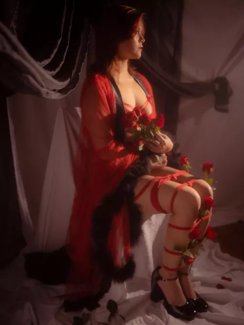 Full body post of self tie 🥀