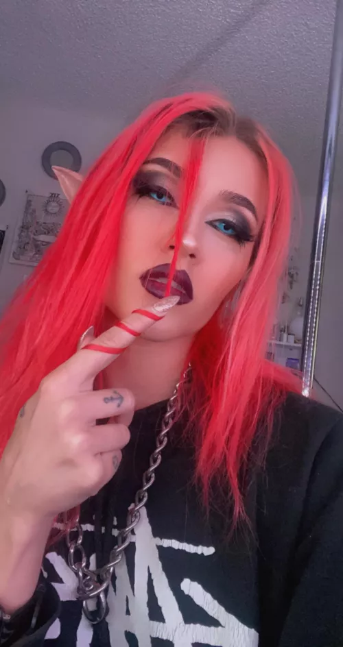 Go ahead, pull my chain, I only bite a little~