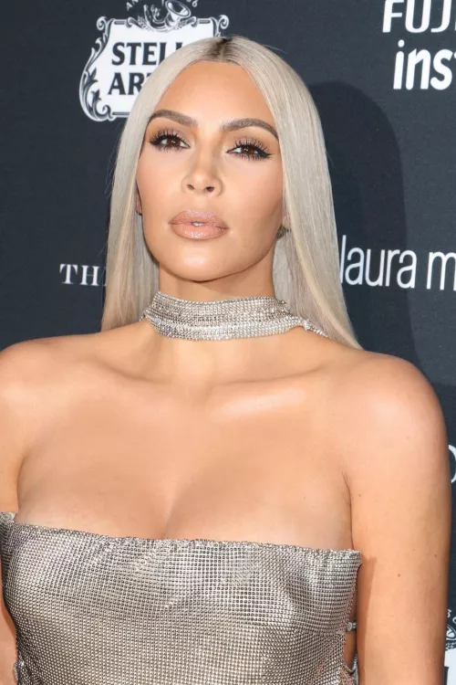 Her face is overlooked due to how extraordinary the rest of her body is