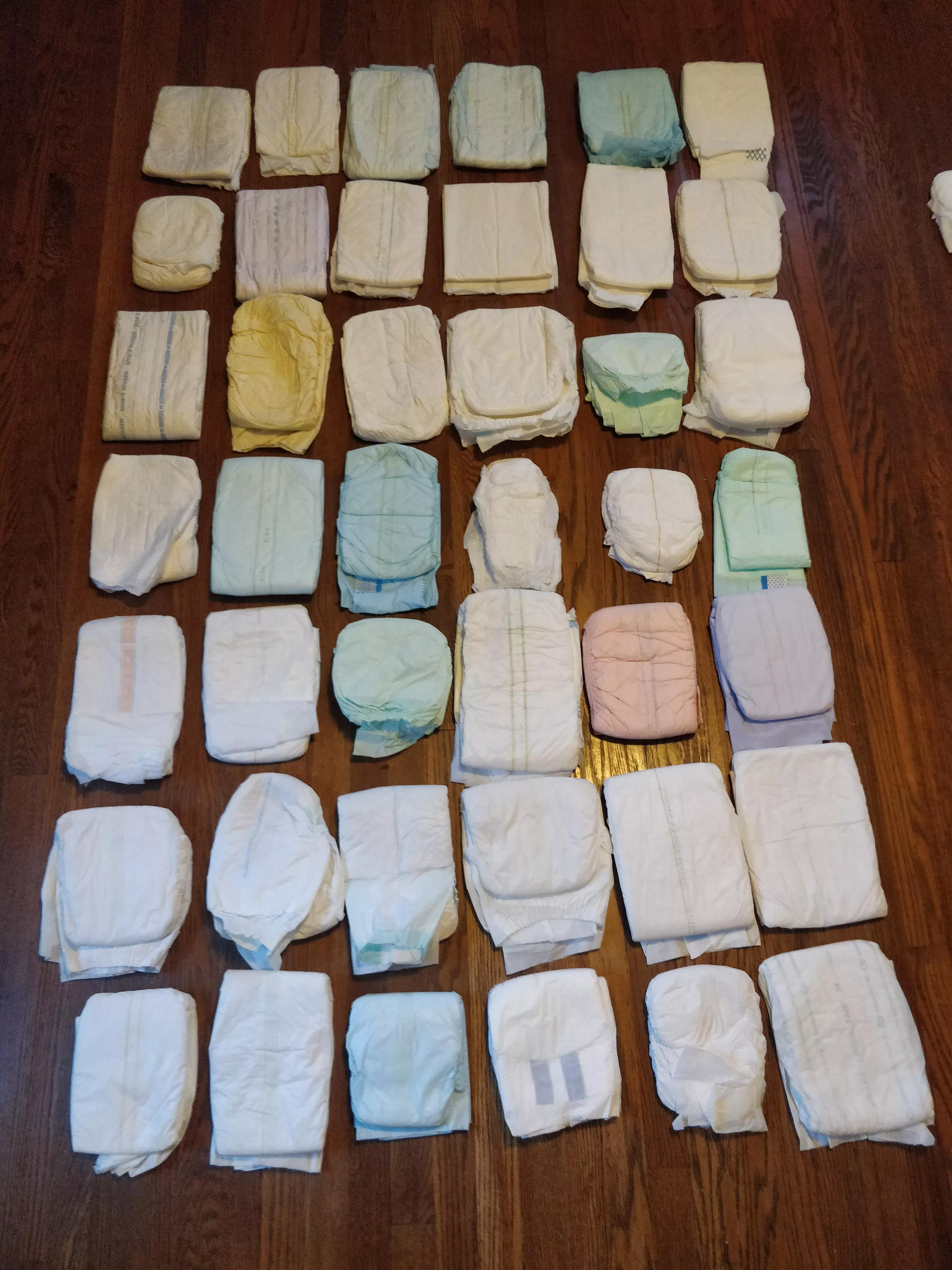 Here's my vintage diaper collection that I started in the late 90s. I may have to part with it soon and don't know what to do 😩 Which ones can you identify?