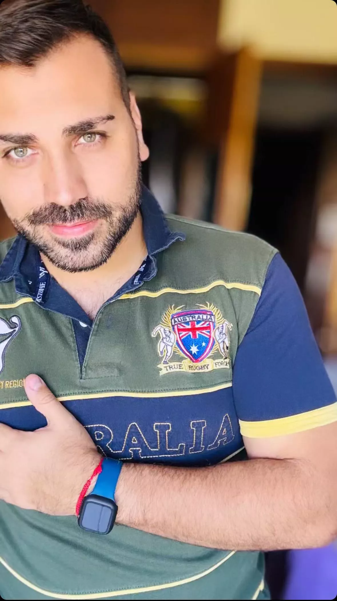 Hey there! Is this a good profile pic? Hey there! Is this a good profile pic?