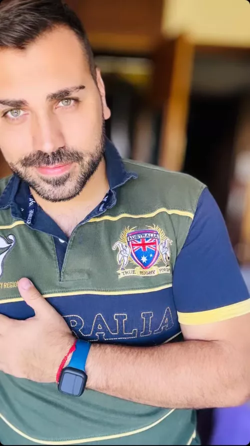 Hey there! Is this a good profile pic?