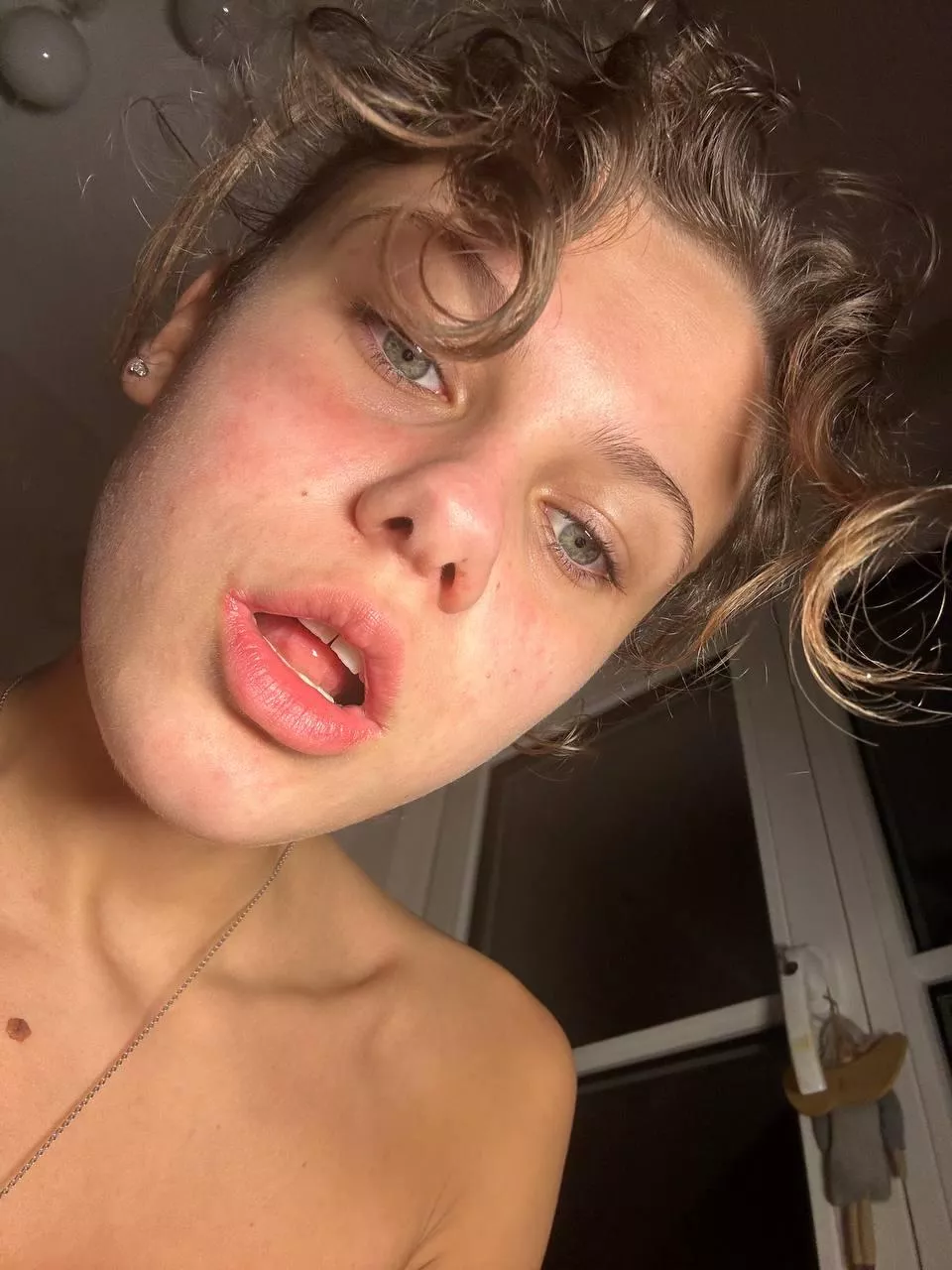 Hot or cute..? [F18]