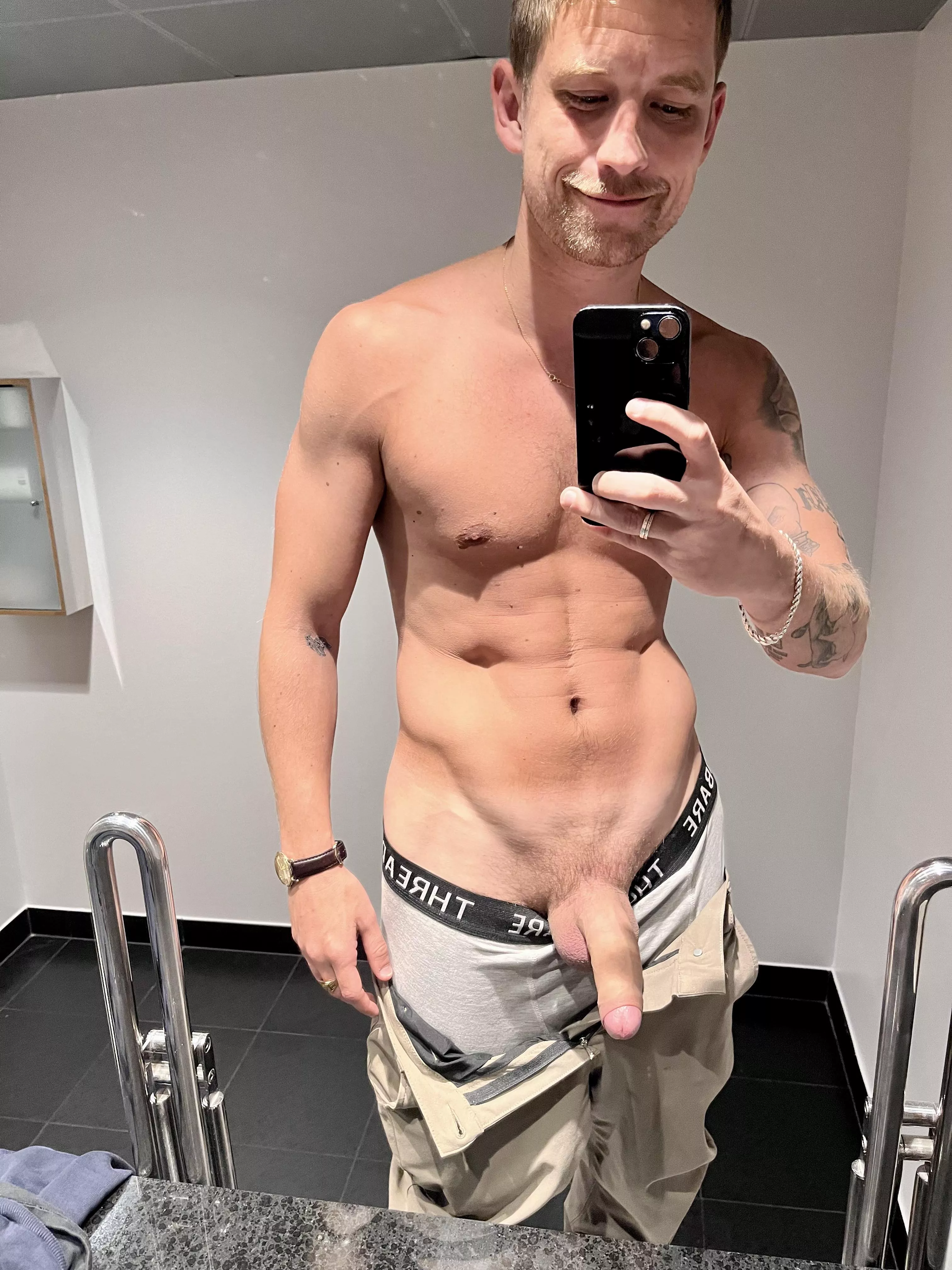 How’s it hanging? 😉