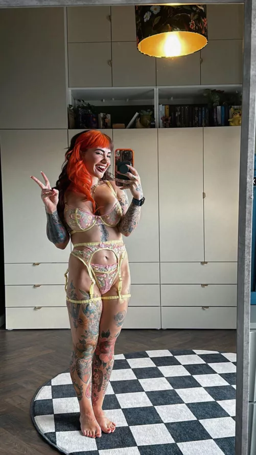 I adore this colour on me 