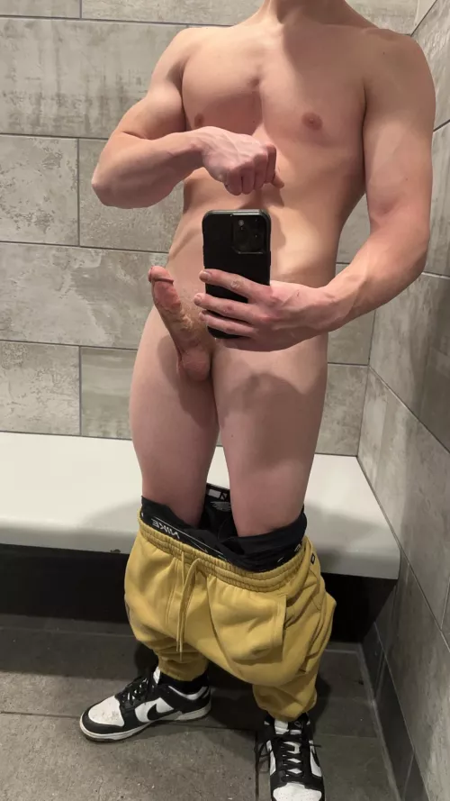 I like a nice slow fuck but I also love it rough 🤷