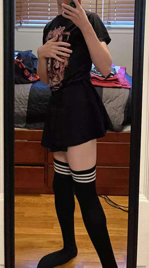 I love short skirts!!