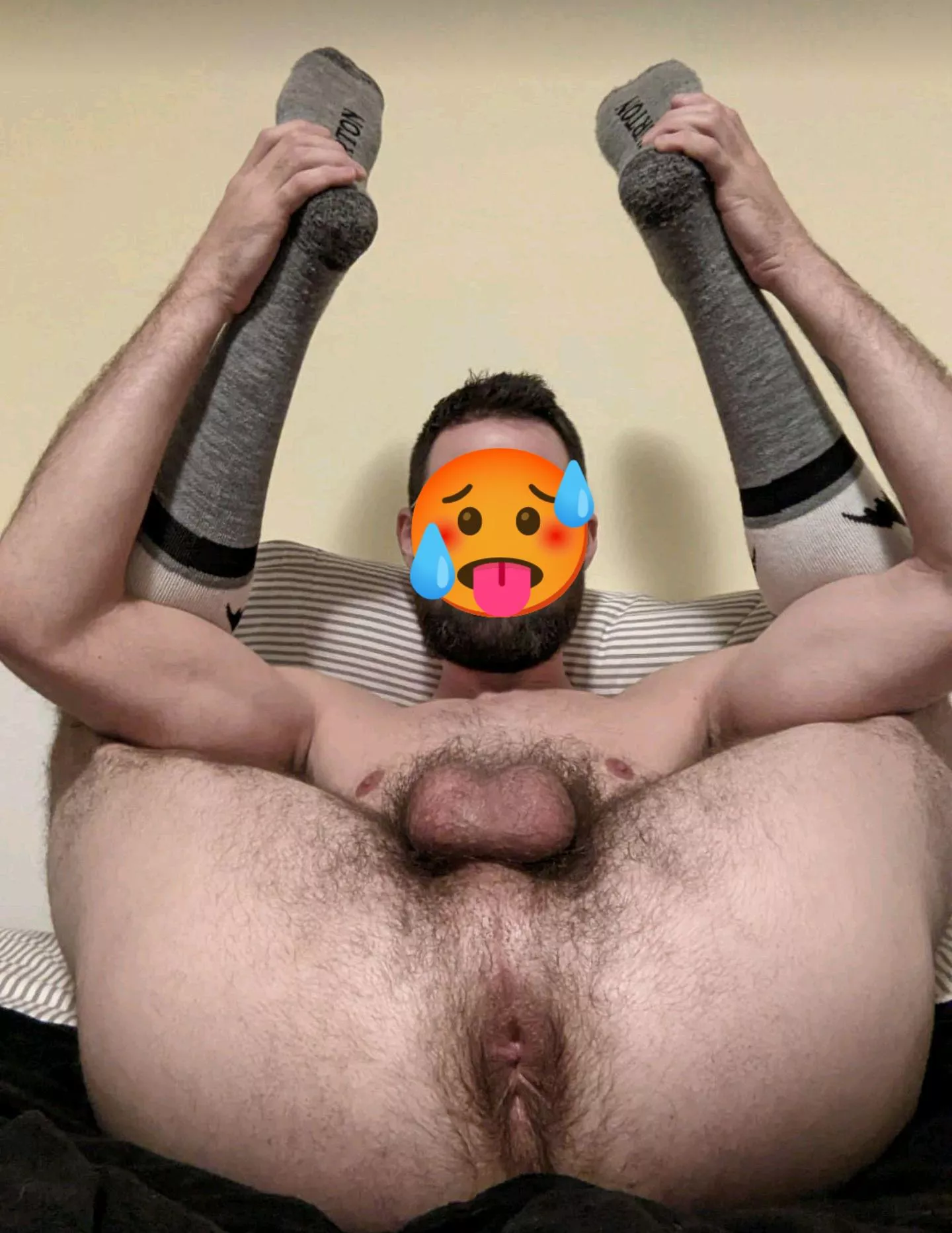 I love showing off my hole, what can I say 😏