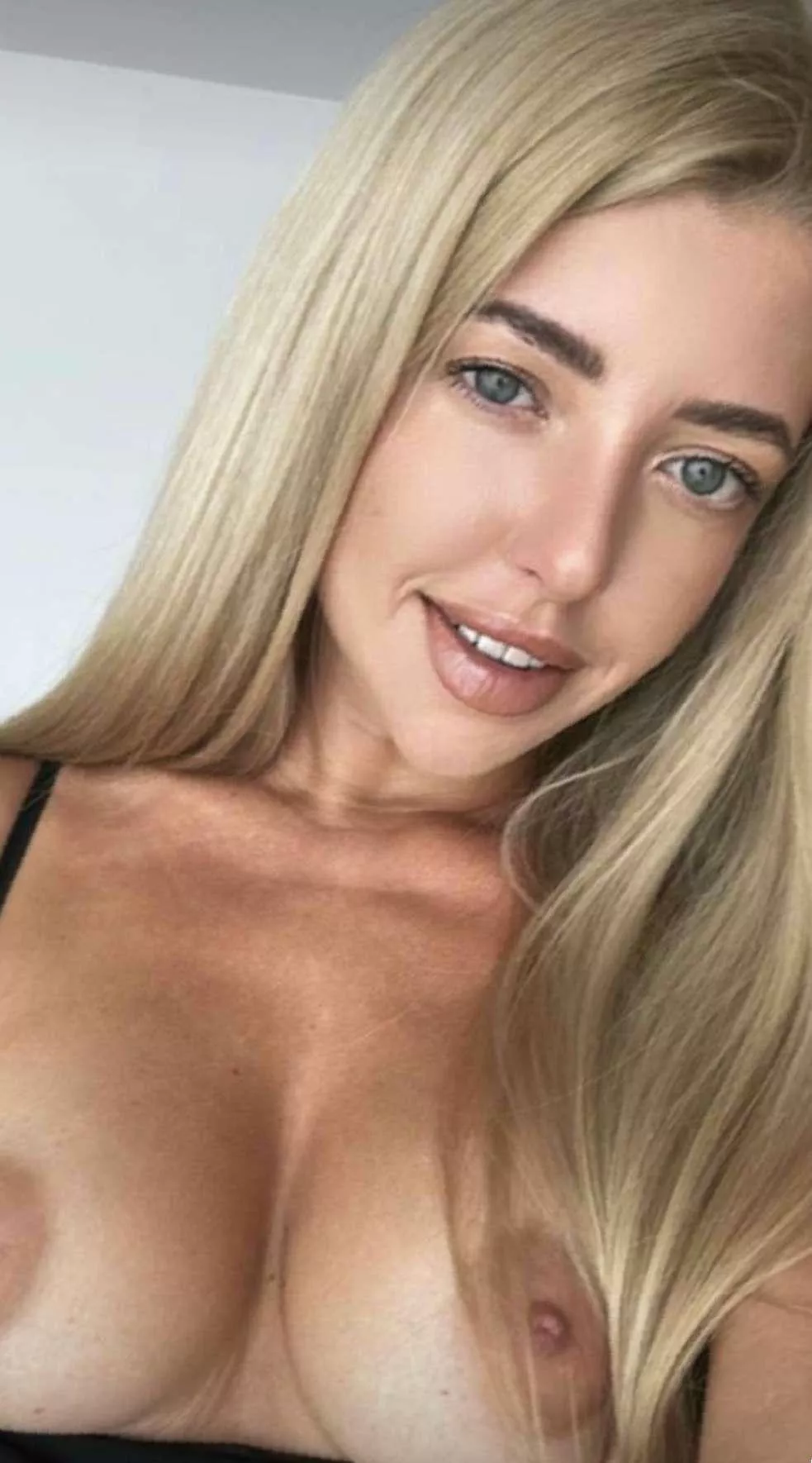 Im happy when I post my boobs on the Internet