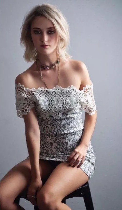 ing white, im your obedient doll, begging for attention F18