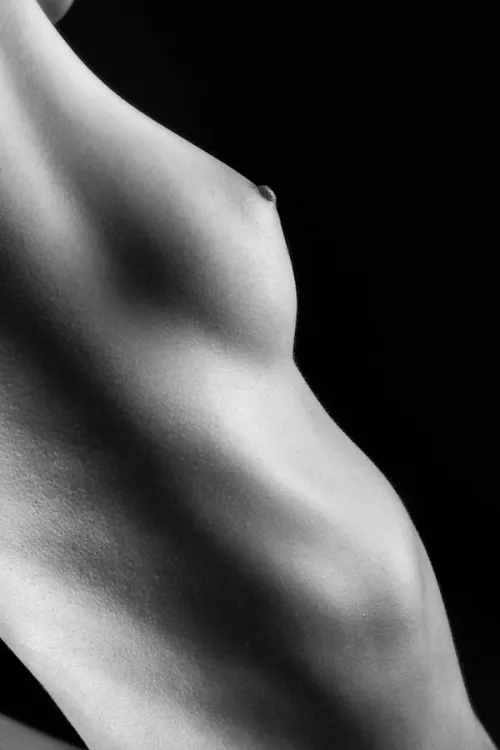 Is there such a thing as high-definition side boob? 😜