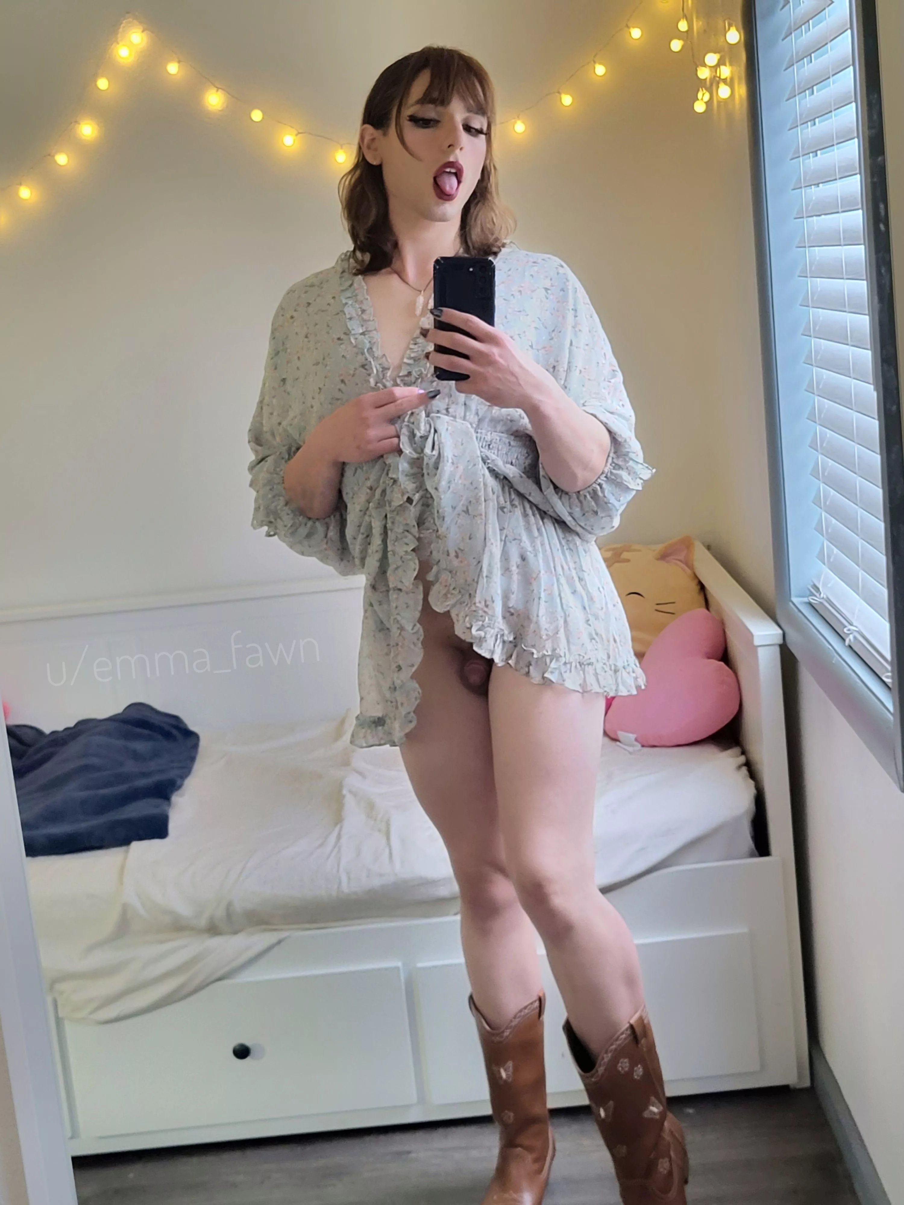 It may look small, but can you guess how big I get when it's throbbing hard?😏💕