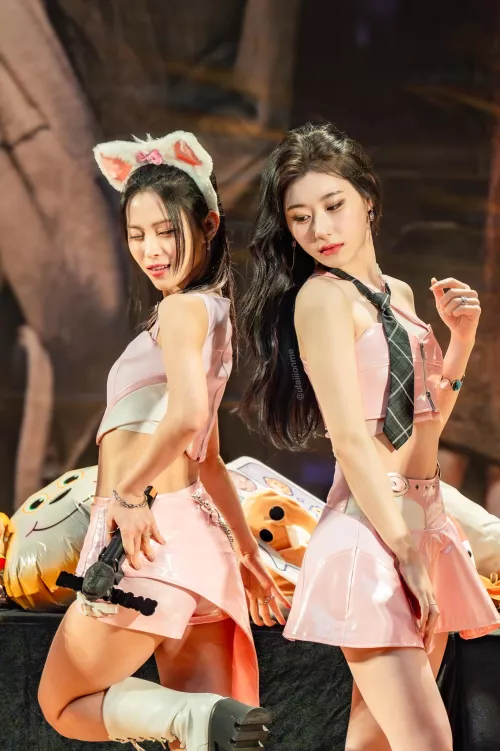 ITZY - Ryujin & Chaeryeong