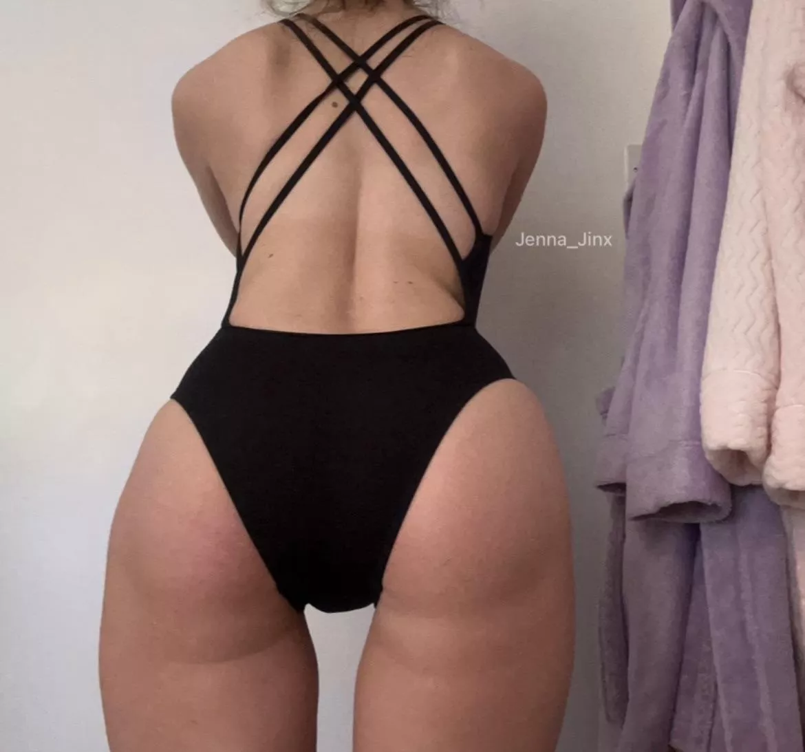 love a good cross back OC