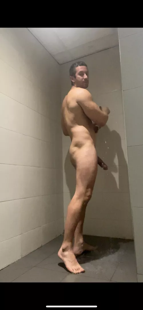 Love finishing off in a post workout shower - room for 2 😈