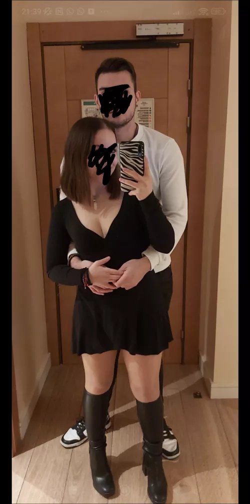MF4F 23 Couple in Barcelona wants to 3some only woman