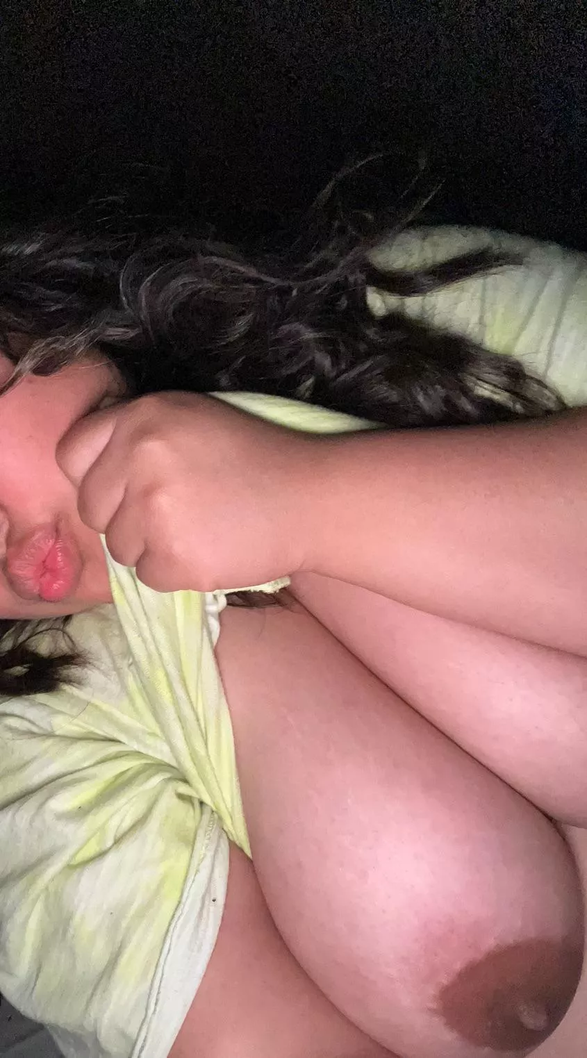 my bf is busy , cum be my bestie🥰