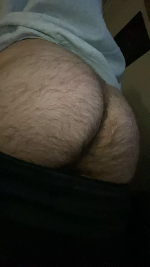 My little hairy butt needs some attention