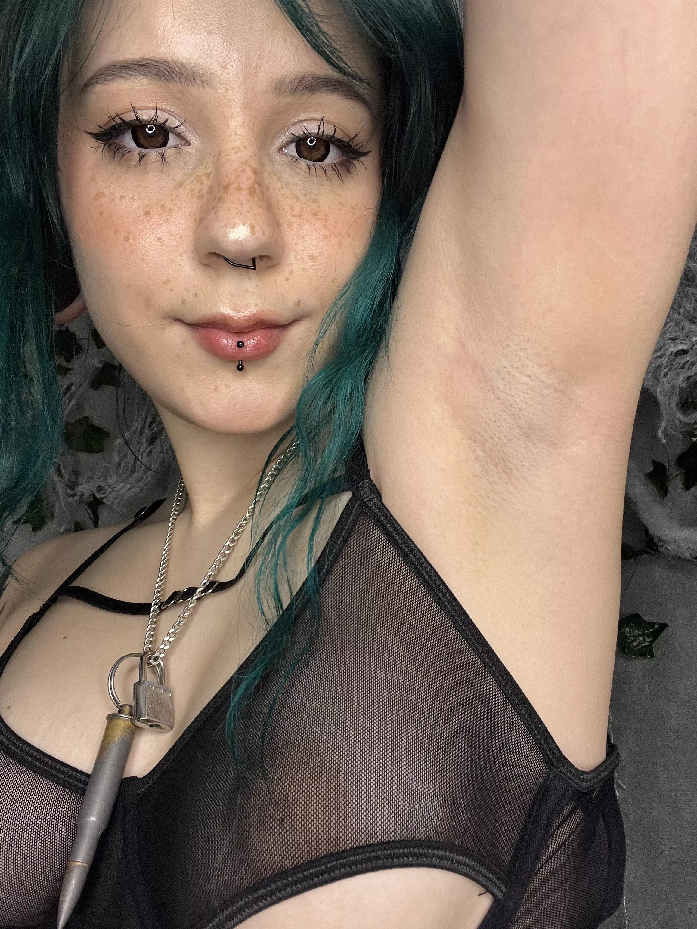 Never had my armpit covered in cum before…wanna be my first?