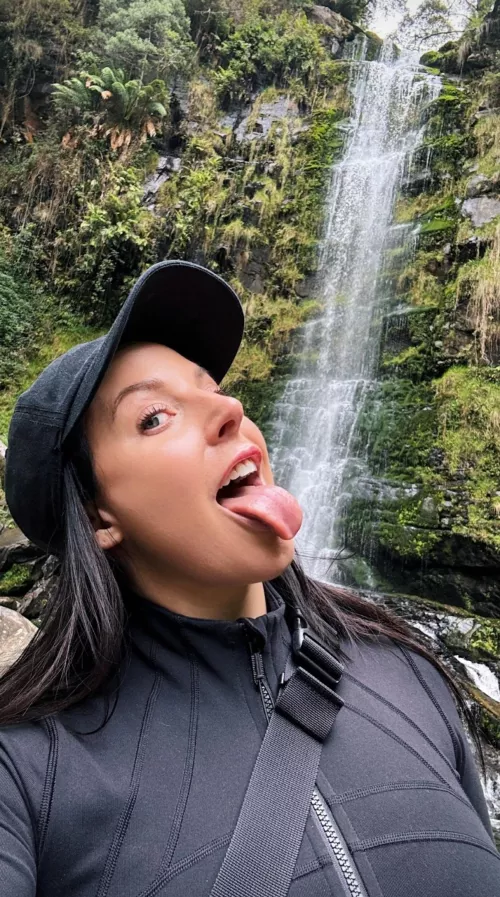 Quenching her thirst! 💦