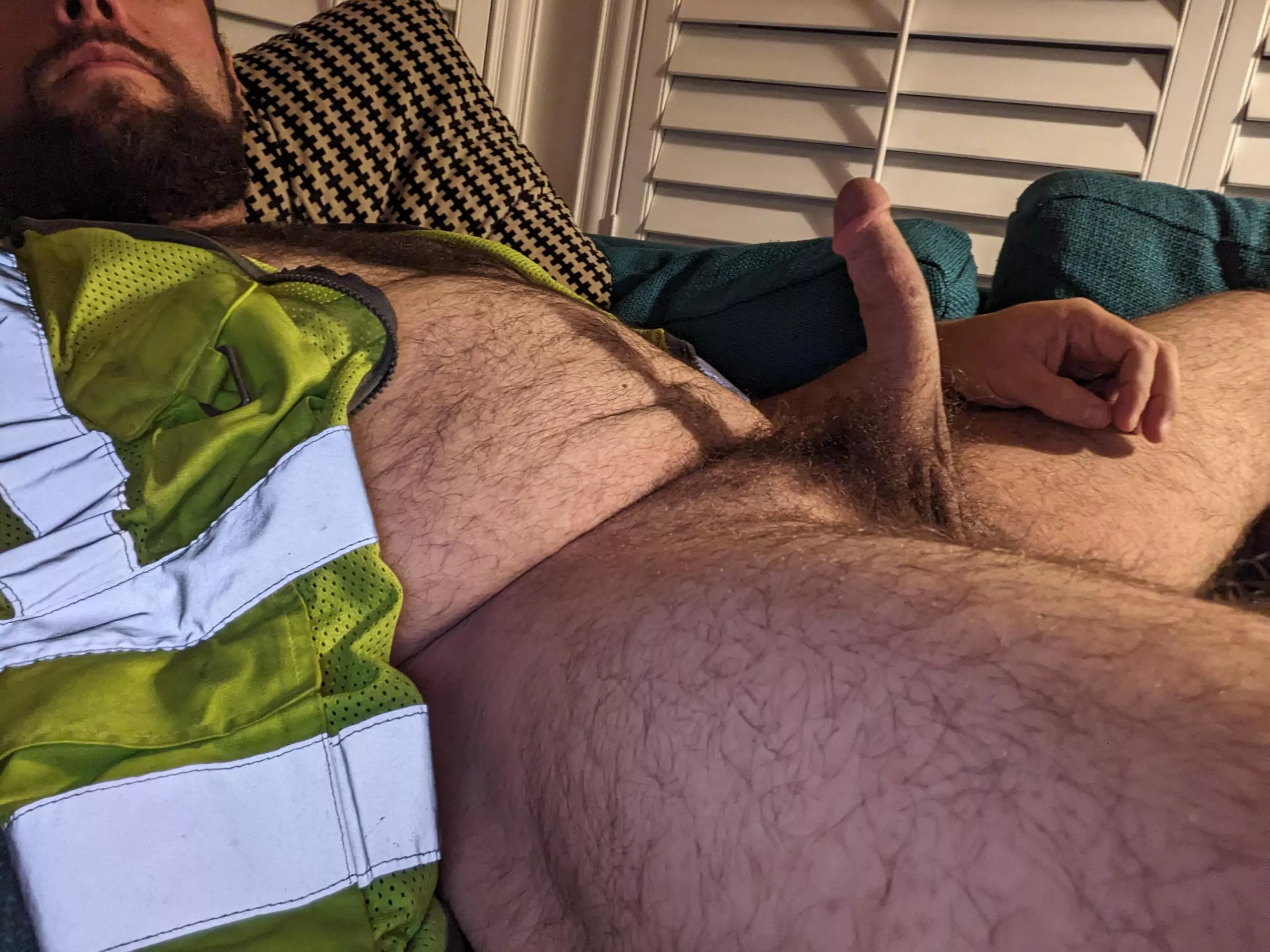 Ready to make it rain on a good girl 💦