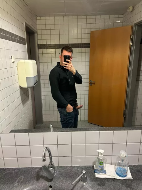 Risky public restroom 😉