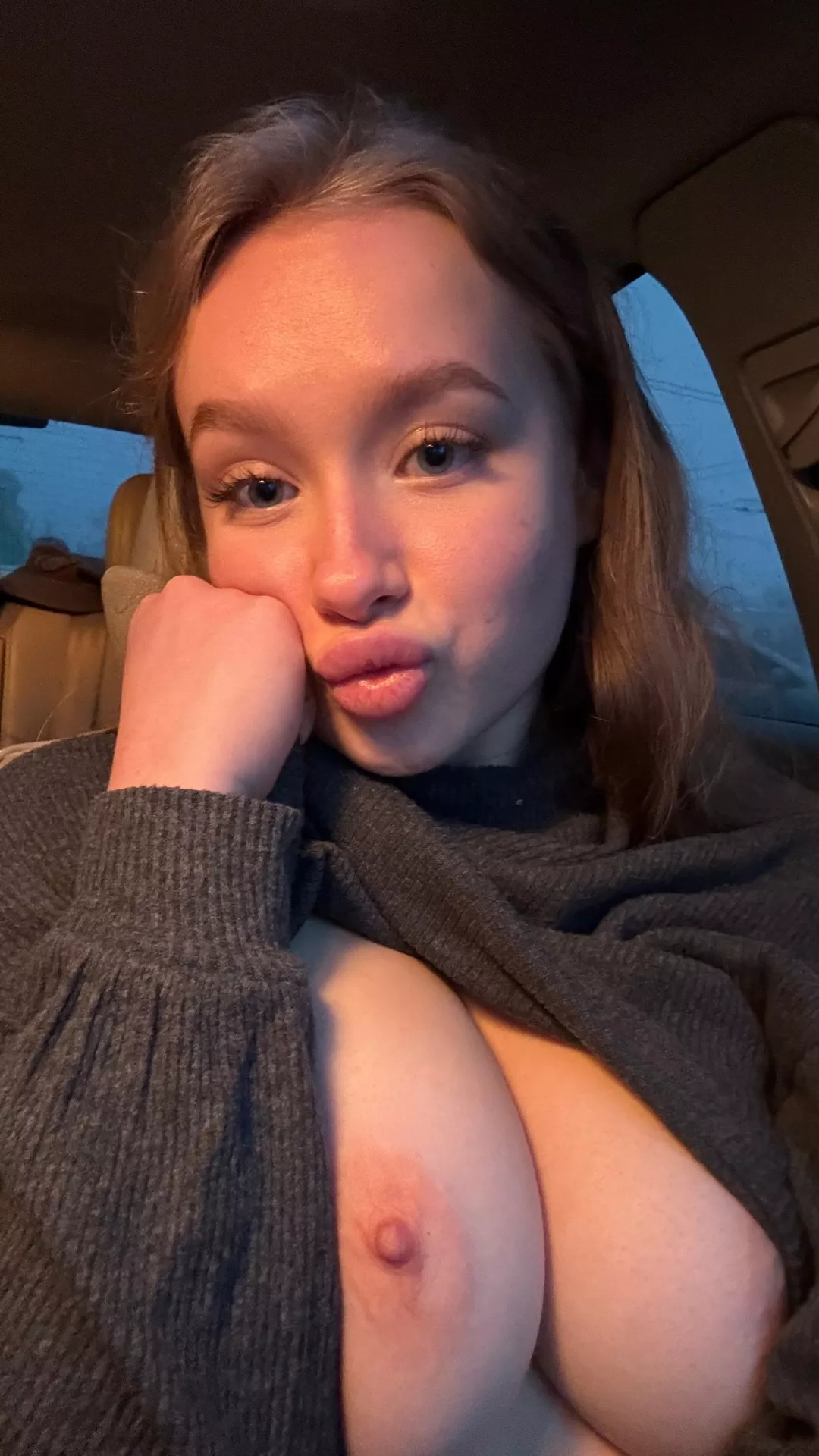 Showing my tits to people standing at traffic lights