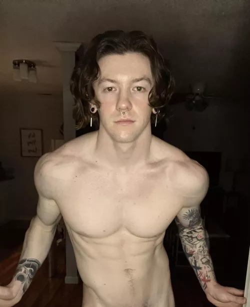 Someone let me use their hole rn!