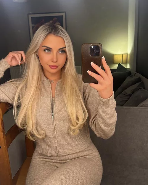 The prettiest blonde of them all