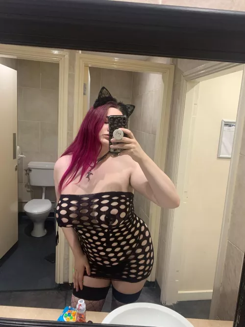 The toilet is a paid actor 😁