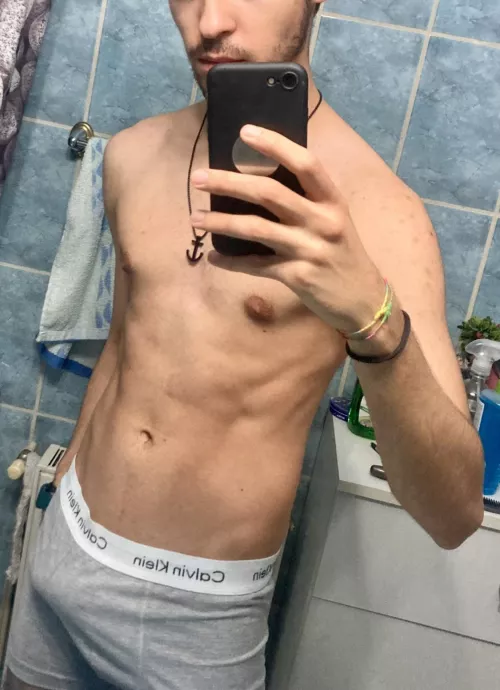 what do you think about skinny fit guys? 23m
