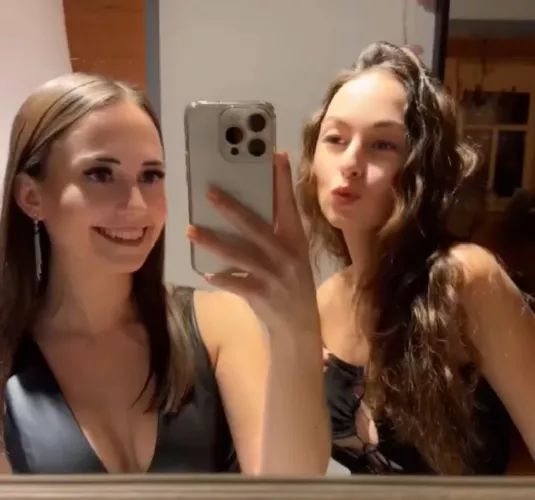 Who‘s getting jizzed on? [2]