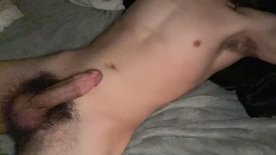 21 m looking for long term jerk bros, uncut guys +++, pm asl for snap